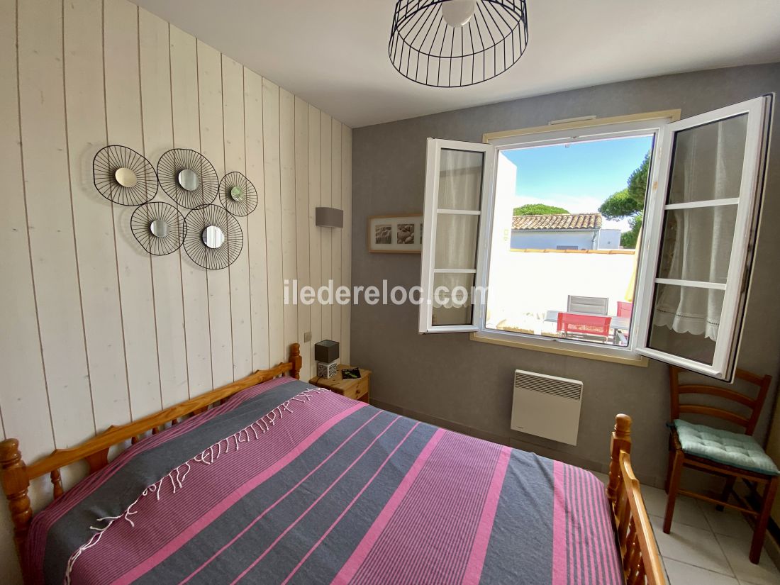 Photo 16 : CHAMBRE d'une maison située à Le Bois-Plage-en-Ré, île de Ré.