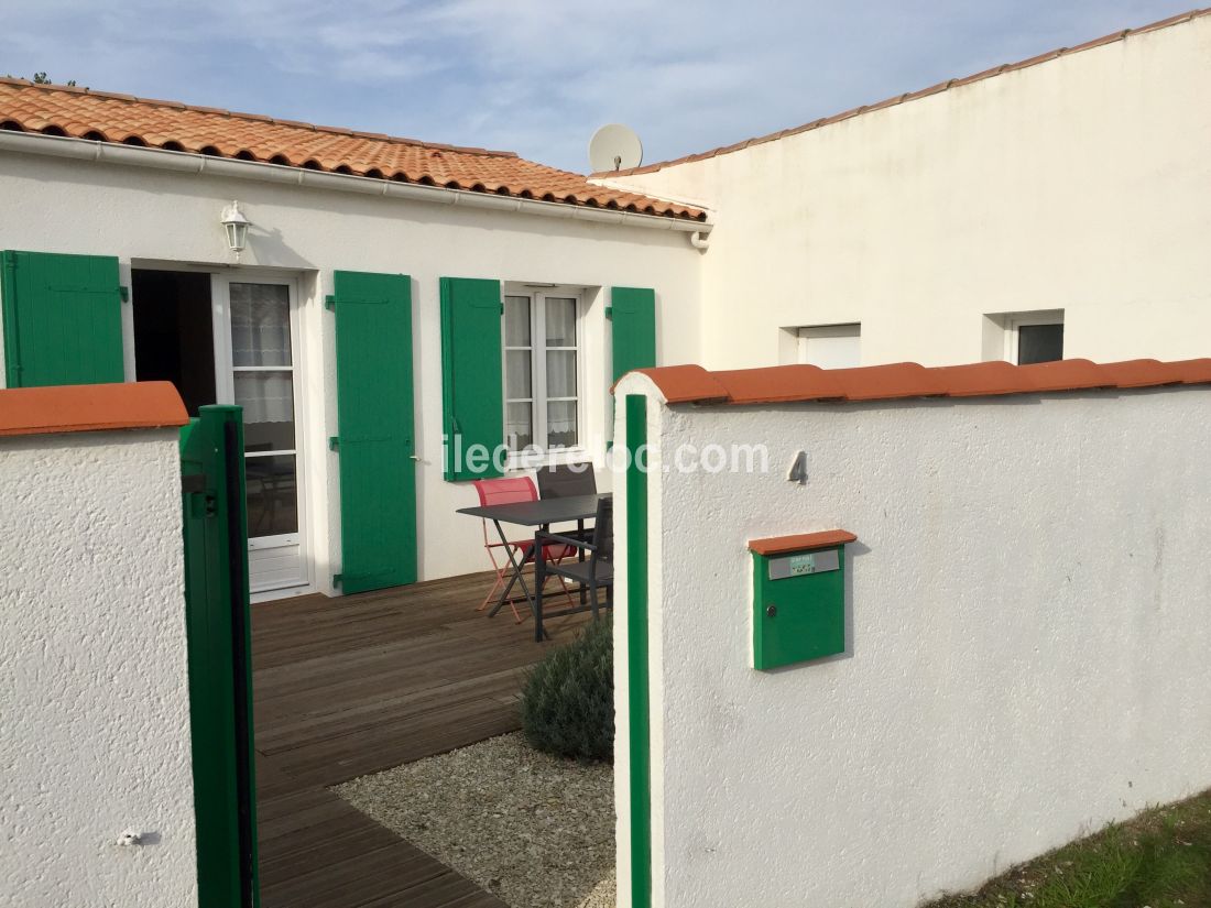 Photo 2 : EXTERIEUR d'une maison située à Le Bois-Plage-en-Ré, île de Ré.