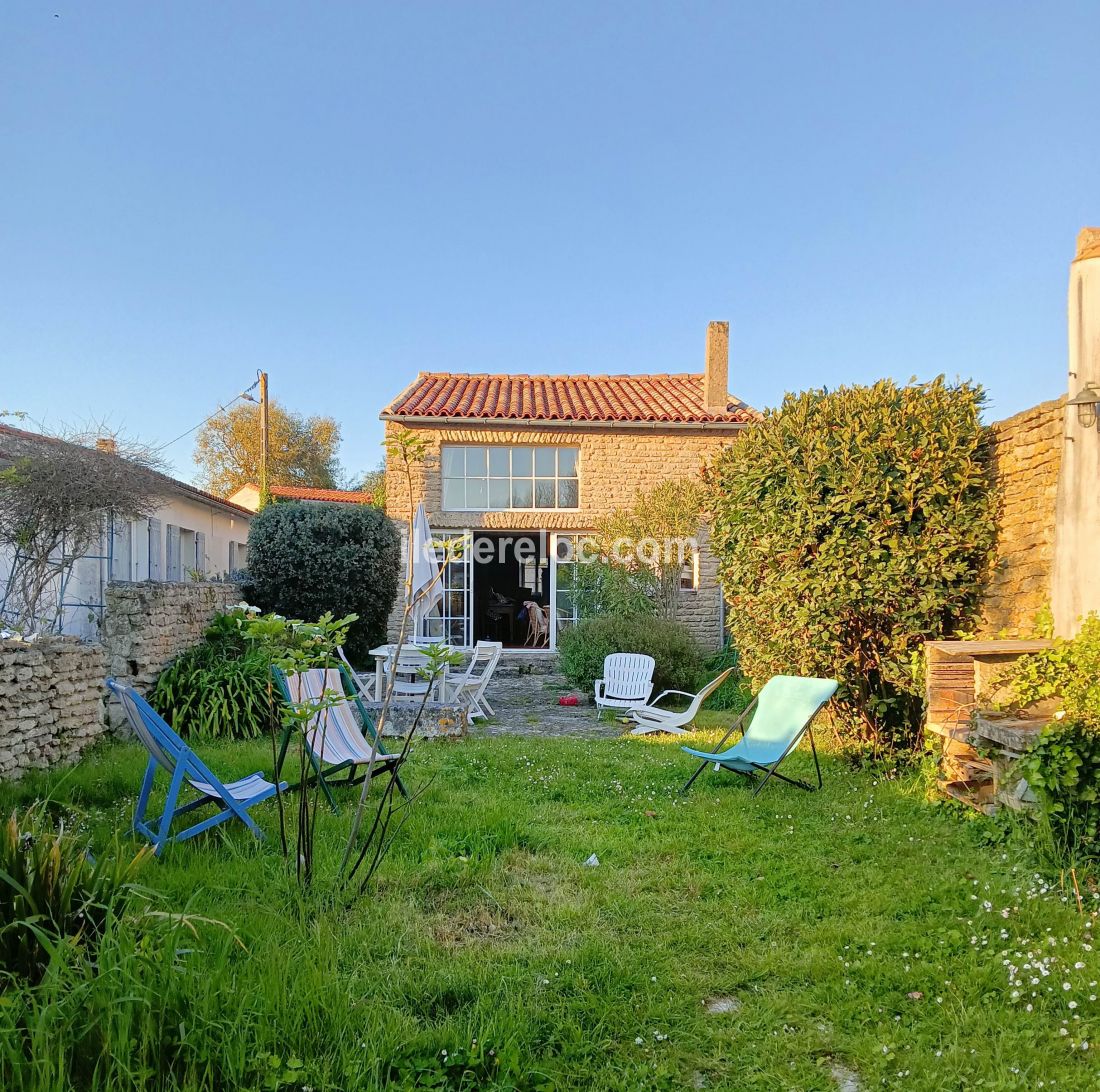 Photo 2 : NC d'une maison située à Les Portes-en-Ré, île de Ré.