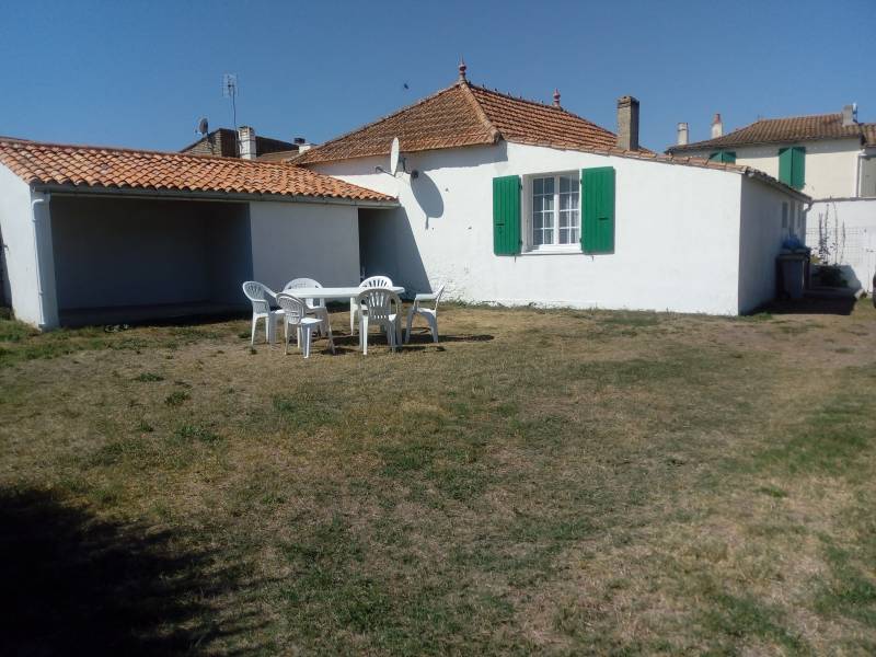 Photo 1 : JARDIN d'une maison située à Les Portes-en-Ré, île de Ré.