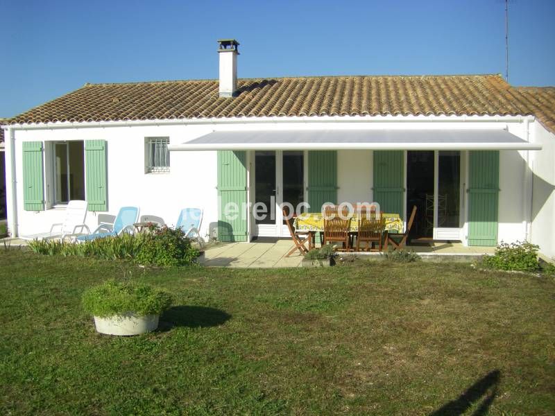 Photo 1 : NC d'une maison située à Sainte-Marie, île de Ré.