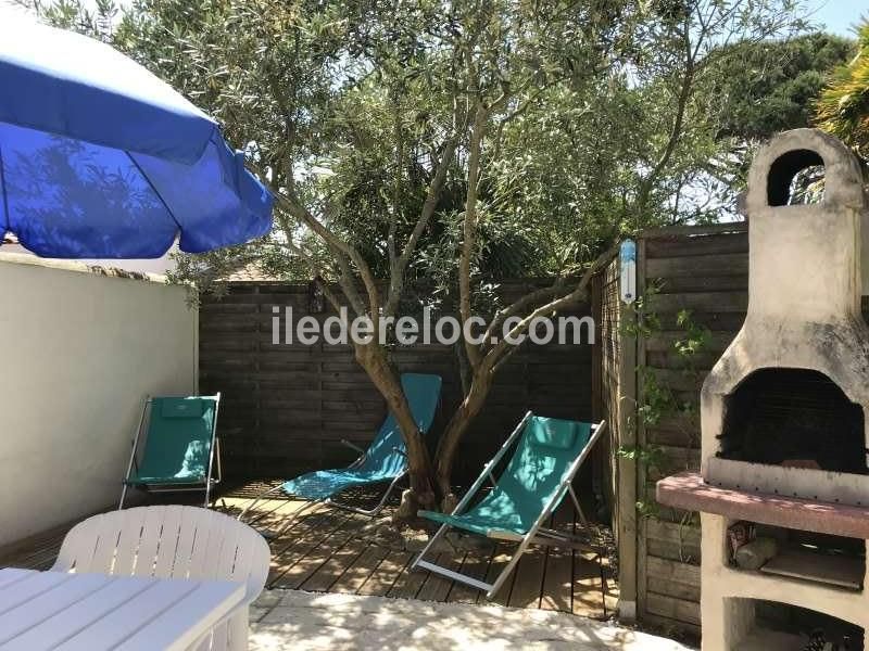 Photo 3 : TERRASSE d'une maison située à Le Bois-Plage, île de Ré.