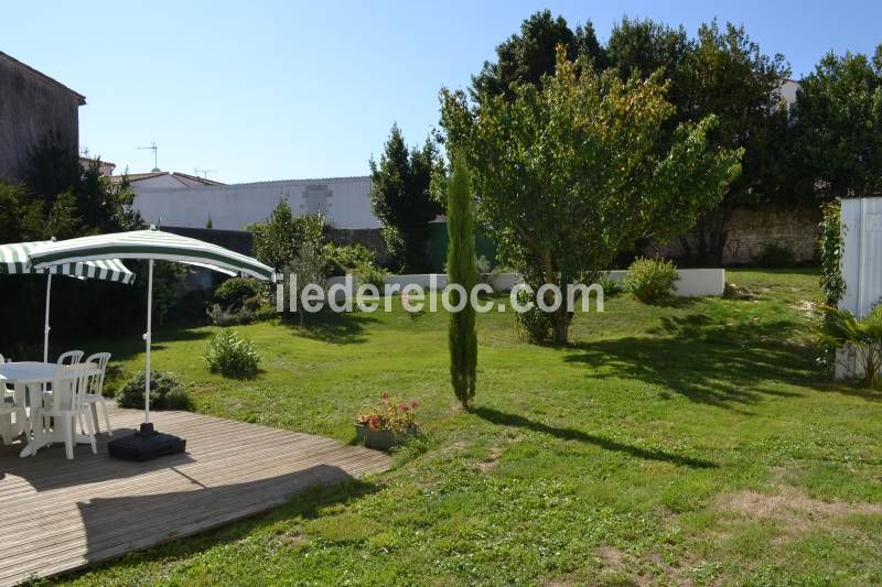 Photo 7 : JARDIN d'une maison située à Saint-Martin-de-Ré, île de Ré.