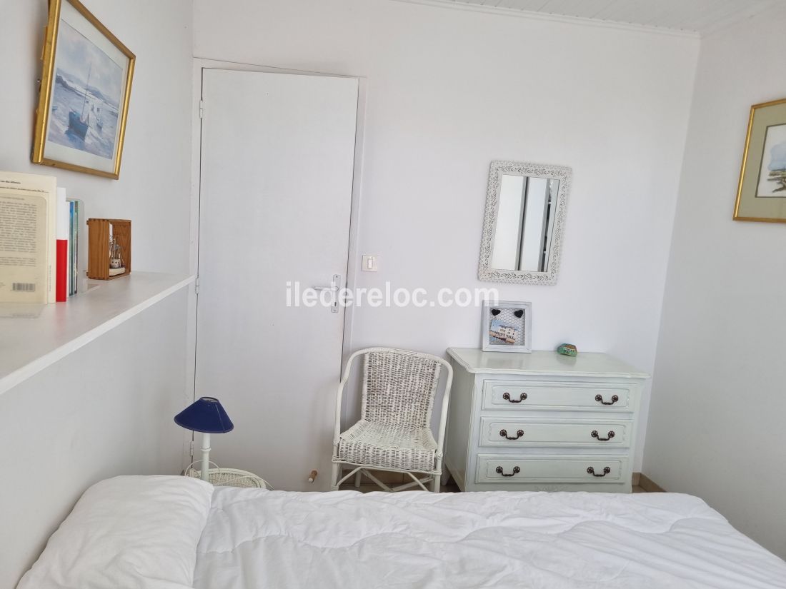 Photo 19 : CHAMBRE d'une maison situ&eacute;e &agrave; Loix, &icirc;le de R&eacute;.