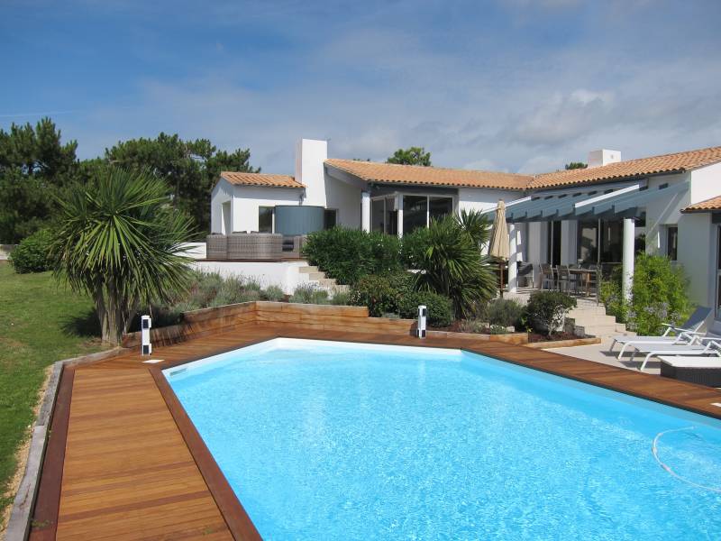Photo 1 : EXTERIEUR d'une maison située à Sainte-Marie-de-Ré, île de Ré.