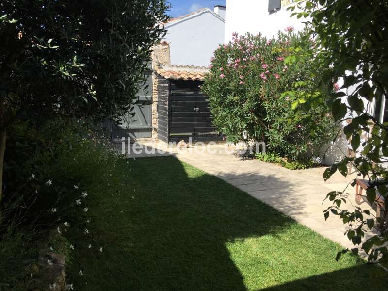 Photo 6 : JARDIN d'une maison située à La Couarde-sur-mer, île de Ré.