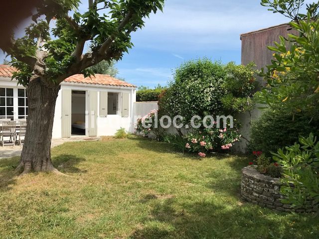 Photo 2 : JARDIN d'une maison située à Les Portes-en-Ré, île de Ré.