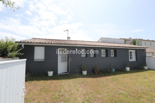 Ile de Ré:Maison 3 chambres   avec jardin clos de murs 250 m de la plage
