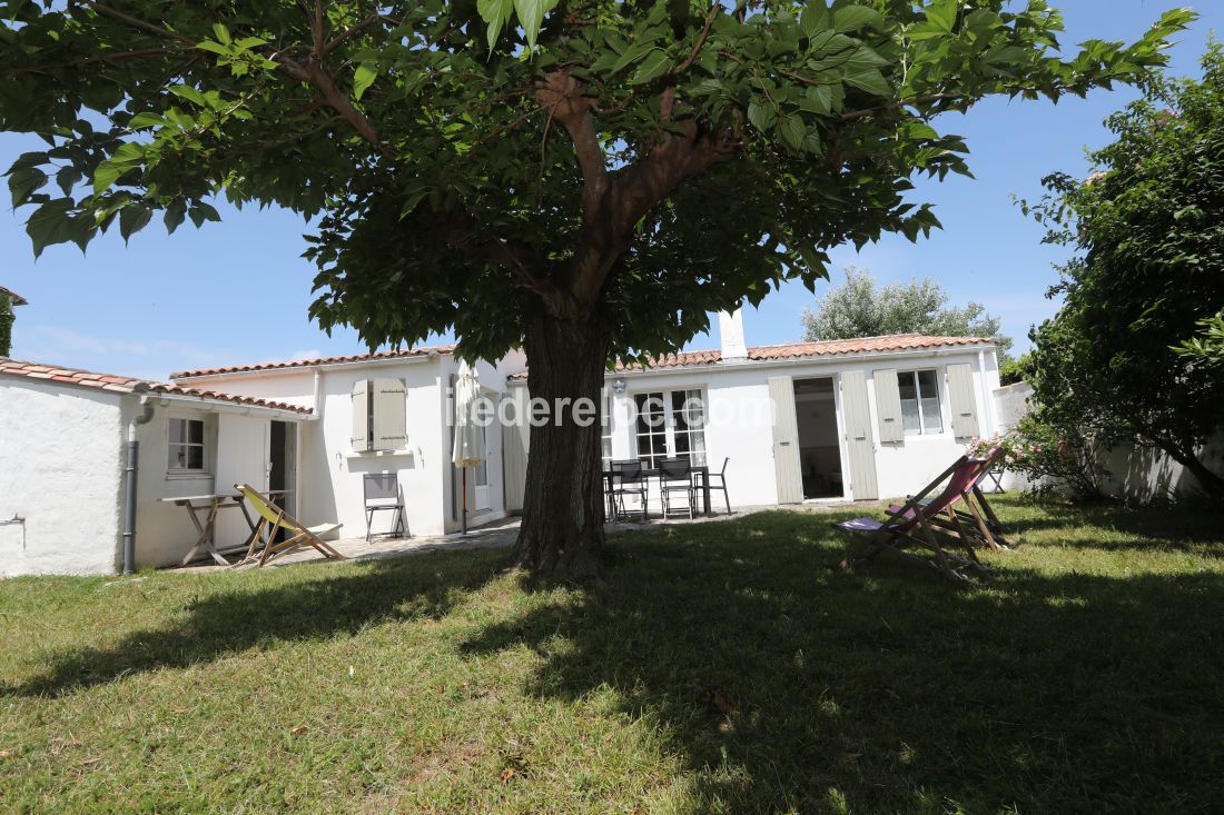 Photo 10 : JARDIN d'une maison située à Les Portes-en-Ré, île de Ré.
