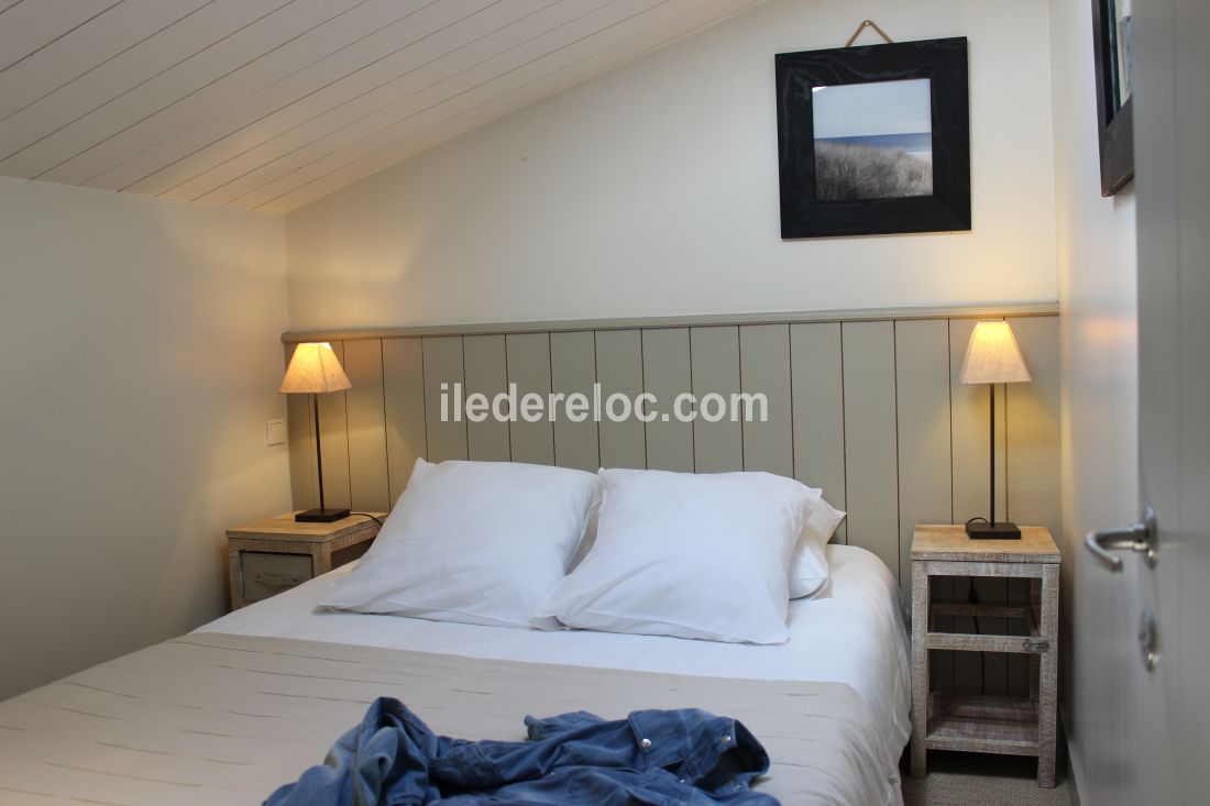 Photo 7 : CHAMBRE d'une maison située à La Couarde-sur-mer, île de Ré.