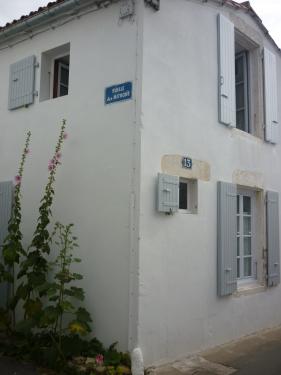 Photo 1 : EXTERIEUR d'une maison située à Les Portes-en-Ré, île de Ré.