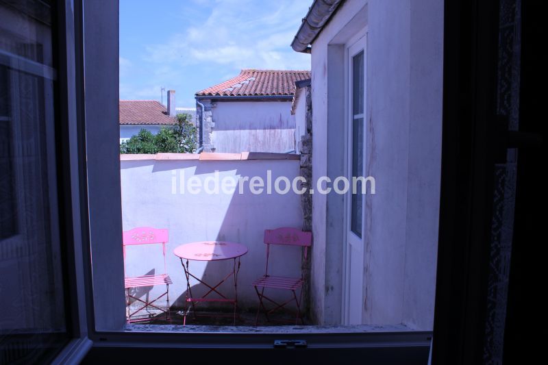 Photo 11 : TERRASSE d'une maison située à Le Bois-Plage-en-Ré, île de Ré.