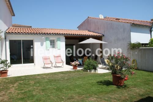 Photo 1 : JARDIN d'une maison située à La Flotte-en-Ré, île de Ré.