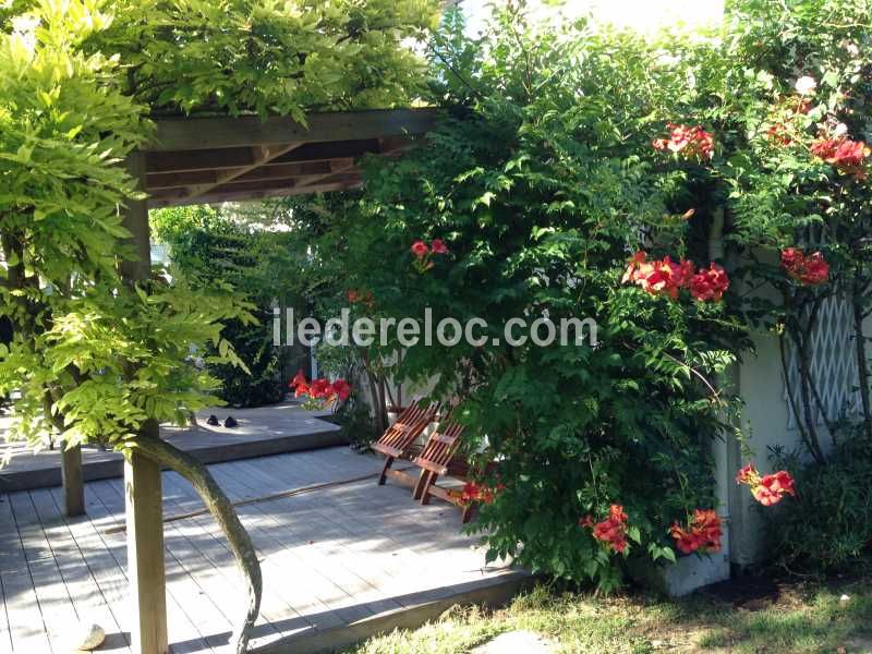 Photo 34 : JARDIN d'une maison située à Le Bois-Plage-en-Ré, île de Ré.