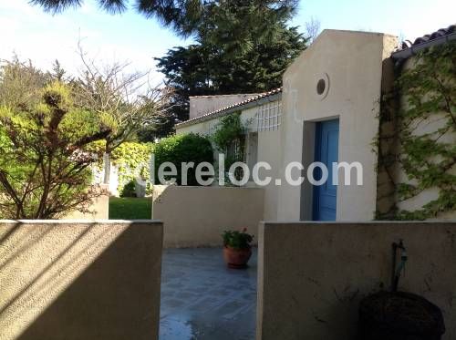 Photo 5 : ENTREE d'une maison située à Le Bois-Plage-en-Ré, île de Ré.