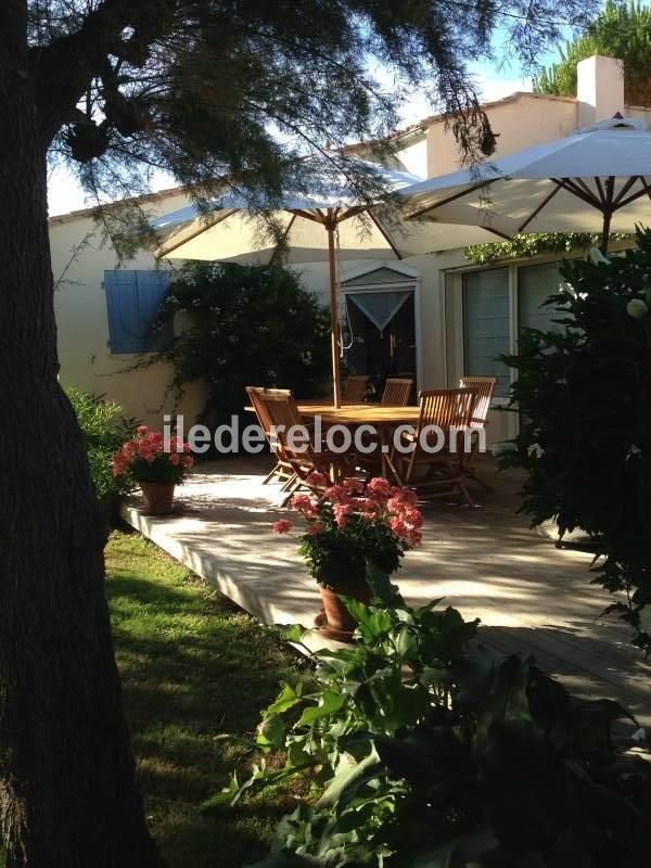 Photo 32 : TERRASSE d'une maison située à Le Bois-Plage-en-Ré, île de Ré.