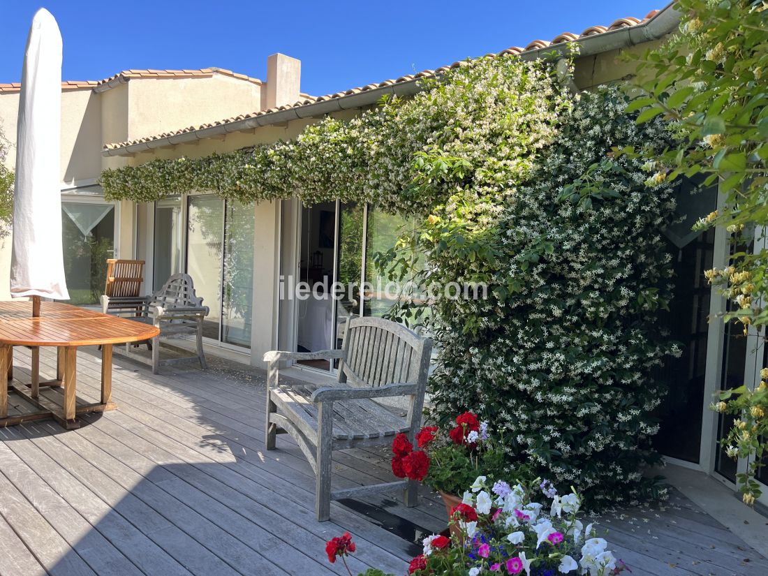 Photo 2 : EXTERIEUR d'une maison située à Le Bois-Plage-en-Ré, île de Ré.