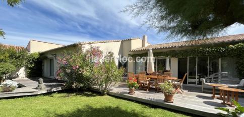 Ile de Ré:Grande maison d'architecte avec jardin de caractère