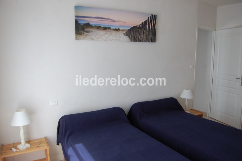 Photo 20 : CHAMBRE d'une maison située à Rivedoux-Plage, île de Ré.