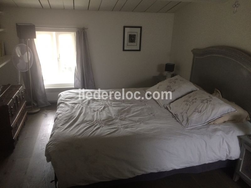 Photo 17 : CHAMBRE d'une maison située à Sainte-Marie-de-Ré, île de Ré.