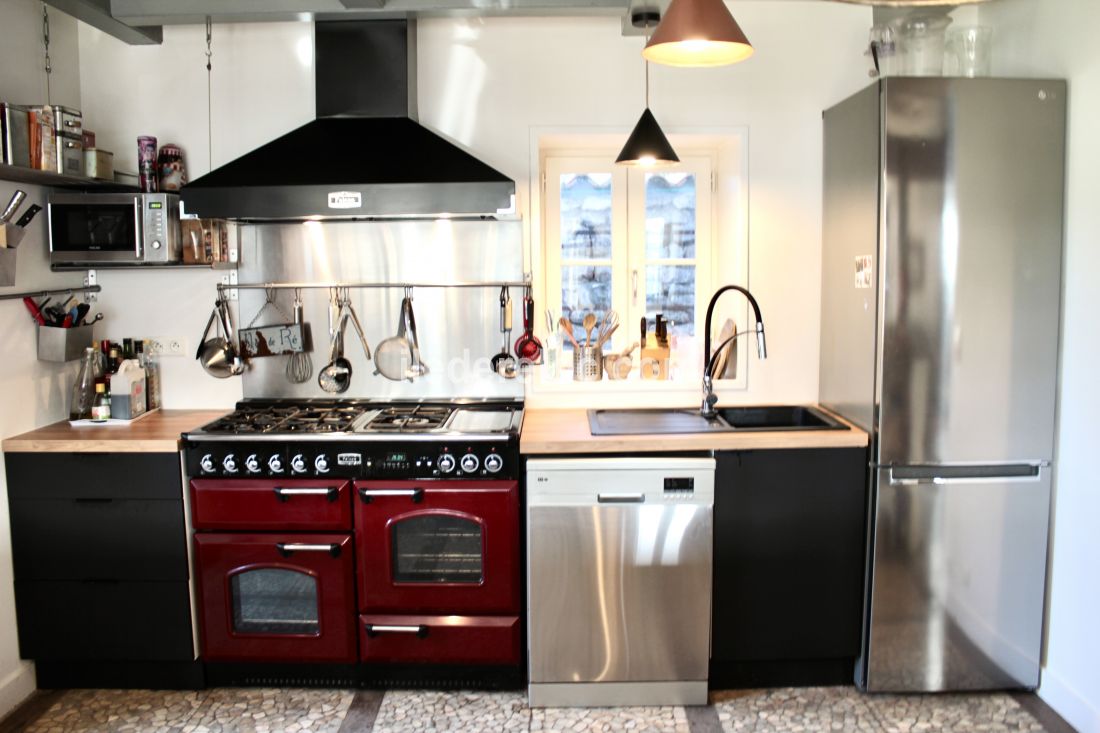 Photo 14 : CUISINE d'une maison située à Sainte-Marie-de-Ré, île de Ré.