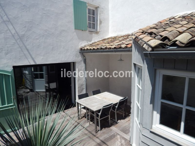 Photo 10 : EXTERIEUR d'une maison située à Sainte-Marie-de-Ré, île de Ré.