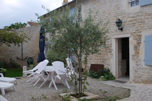 Photo 3 : EXTERIEUR d'une maison située à La Flotte-en-Ré, île de Ré.