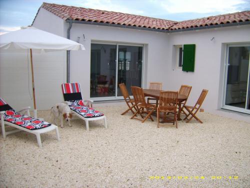 Photo 10 : TERRASSE d'une maison située à La Flotte-en-Ré, île de Ré.