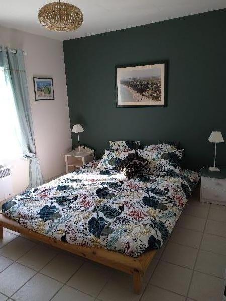 Photo 12 : CHAMBRE d'une maison située à La Couarde, île de Ré.