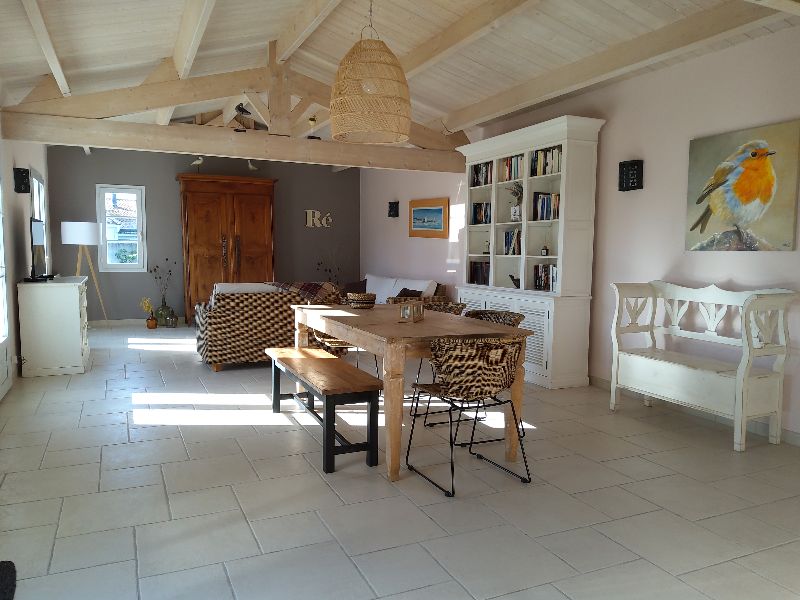 Photo 7 : SEJOUR d'une maison située à La Couarde-sur-mer, île de Ré.