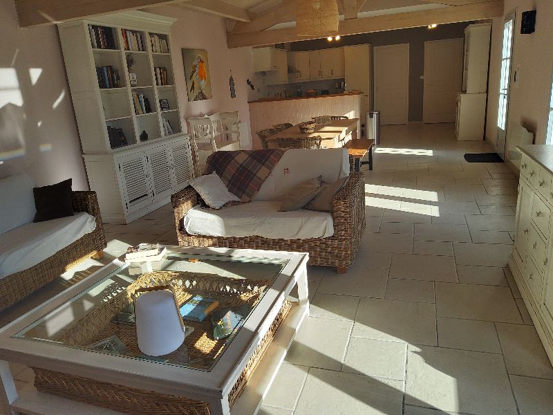 Photo 6 : SEJOUR d'une maison située à La Couarde, île de Ré.