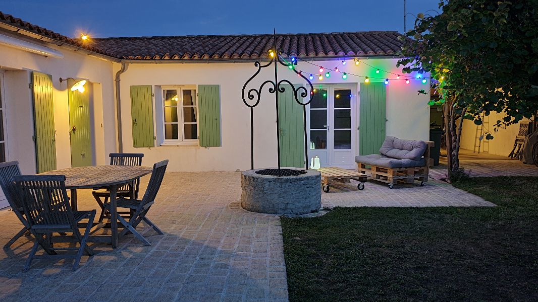 Photo 5 : EXTERIEUR d'une maison située à La Couarde-sur-mer, île de Ré.