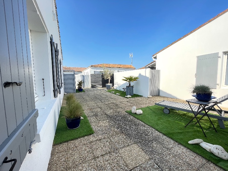 Photo 1 : EXTERIEUR d'une maison située à La Flotte-en-Ré, île de Ré.