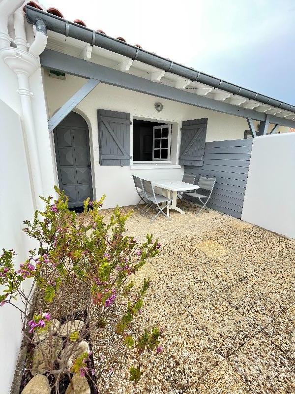 Photo 9 : PATIO d'une maison située à La Flotte-en-Ré, île de Ré.