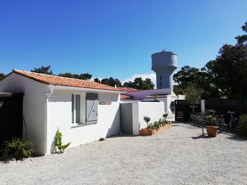 Photo 12 : EXTERIEUR d'une maison située à Rivedoux-Plage, île de Ré.