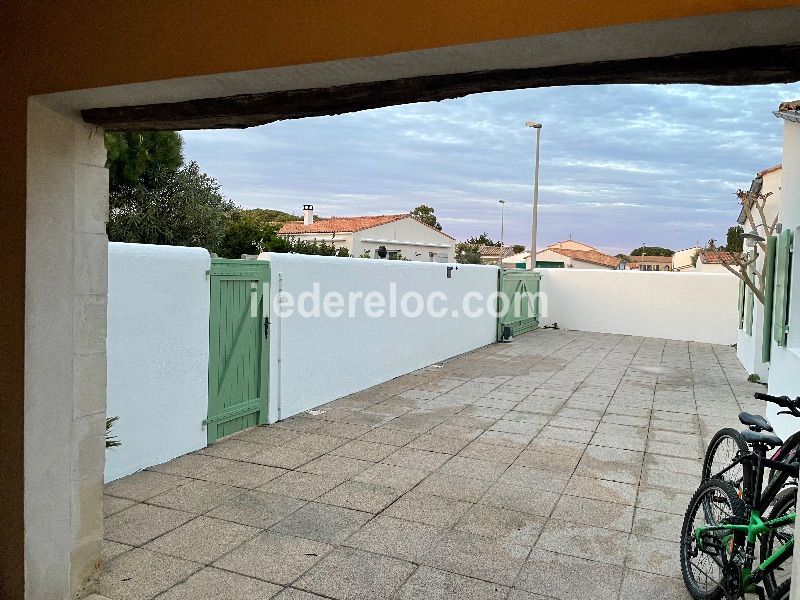 Photo 23 : TERRASSE d'une maison située à Rivedoux-Plage, île de Ré.