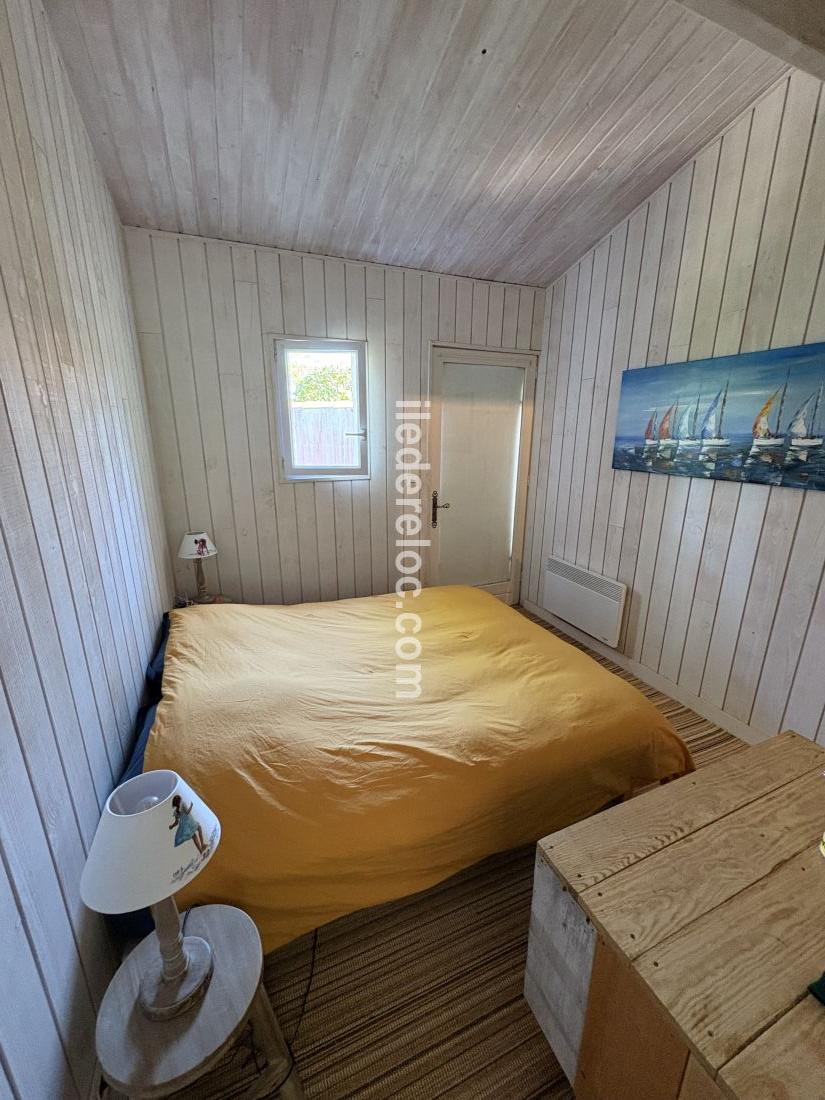 Photo 17 : CHAMBRE d'une maison situ&eacute;e &agrave; Loix, &icirc;le de R&eacute;.