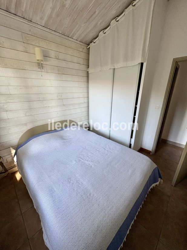Photo 19 : CHAMBRE d'une maison situ&eacute;e &agrave; Loix, &icirc;le de R&eacute;.