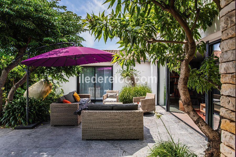 Photo 23 : PATIO d'une maison située à Le Bois-Plage-en-Ré, île de Ré.