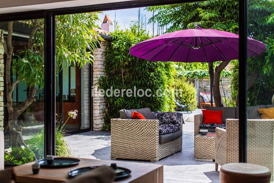 Photo 3 : PATIO d'une maison située à Le Bois-Plage-en-Ré, île de Ré.