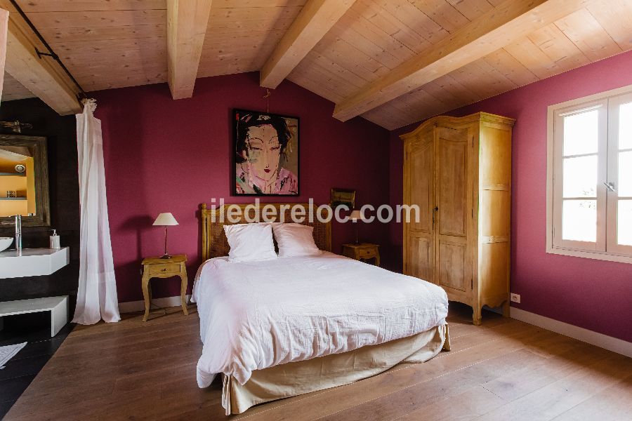 Photo 14 : CHAMBRE d'une maison située à Le Bois-Plage-en-Ré, île de Ré.