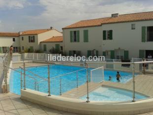 Ile de Ré:Charmant plain pied avec courette, piscine, wifi