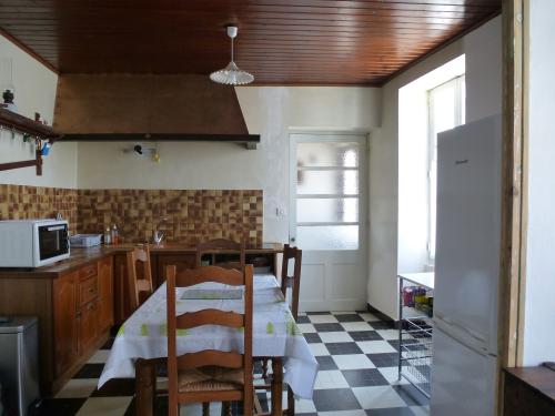 Photo 4 : CUISINE d'une maison située à Le Bois-Plage-en-Ré, île de Ré.