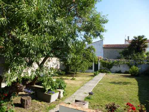 Photo 2 : EXTERIEUR d'une maison située à Le Bois-Plage-en-Ré, île de Ré.