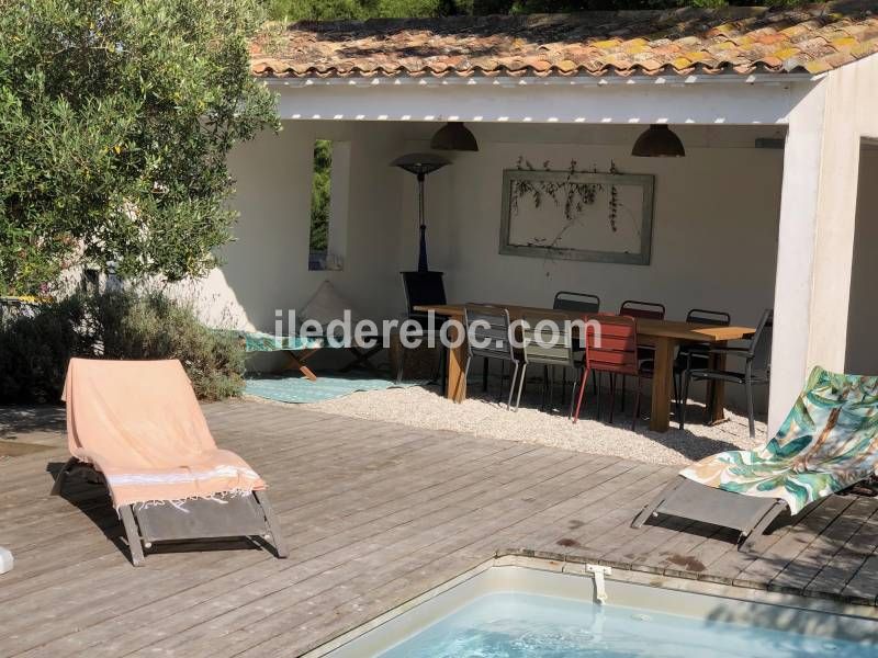 Photo 3 : TERRASSE d'une maison située à Le Bois-Plage-en-Ré, île de Ré.