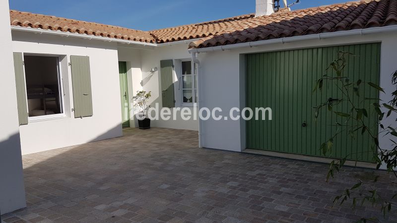 Photo 3 : ENTREE d'une maison située à Le Bois-Plage-en-Ré, île de Ré.