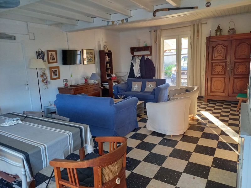 Photo 3 : NC d'une maison située à Ars en Ré, île de Ré.