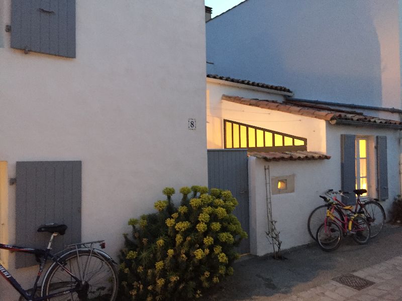 Photo 4 : EXTERIEUR d'une maison située à Loix, île de Ré.