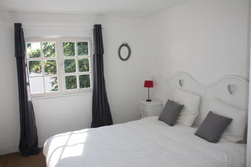 Photo 9 : CHAMBRE d'une maison située à Loix, île de Ré.