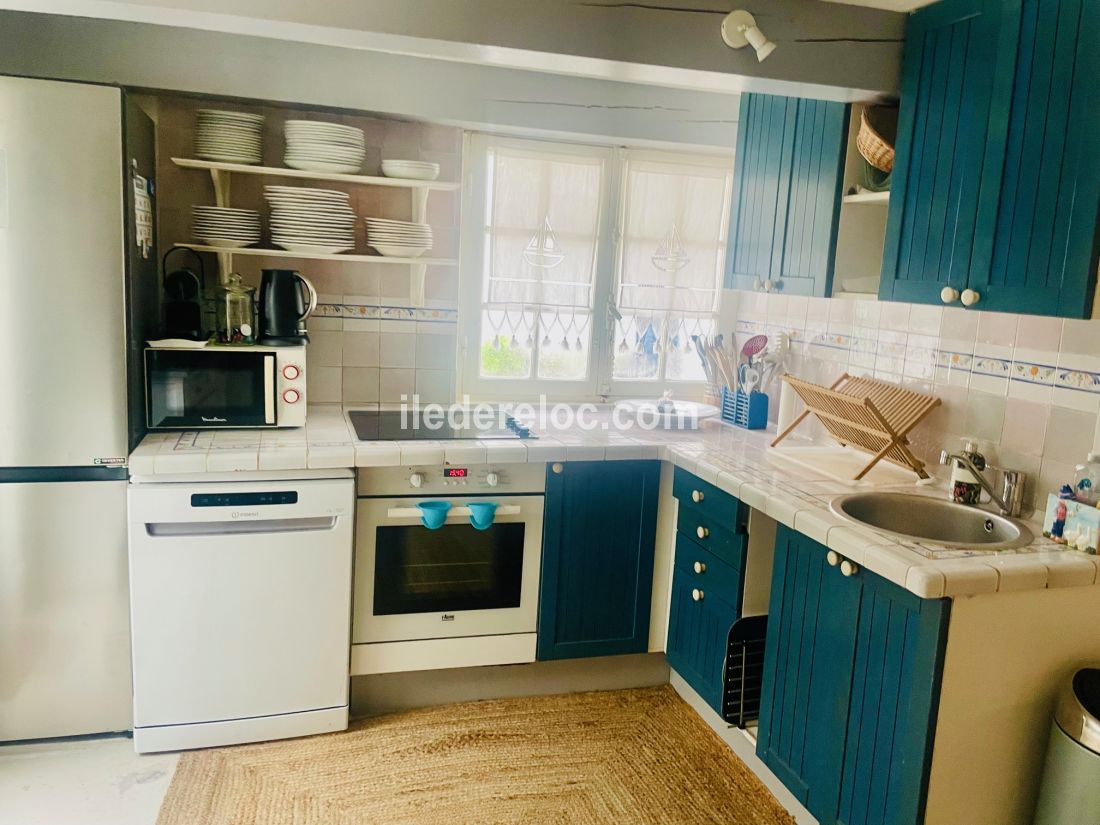 Photo 21 : CUISINE d'une maison situ&eacute;e &agrave; Loix, &icirc;le de R&eacute;.